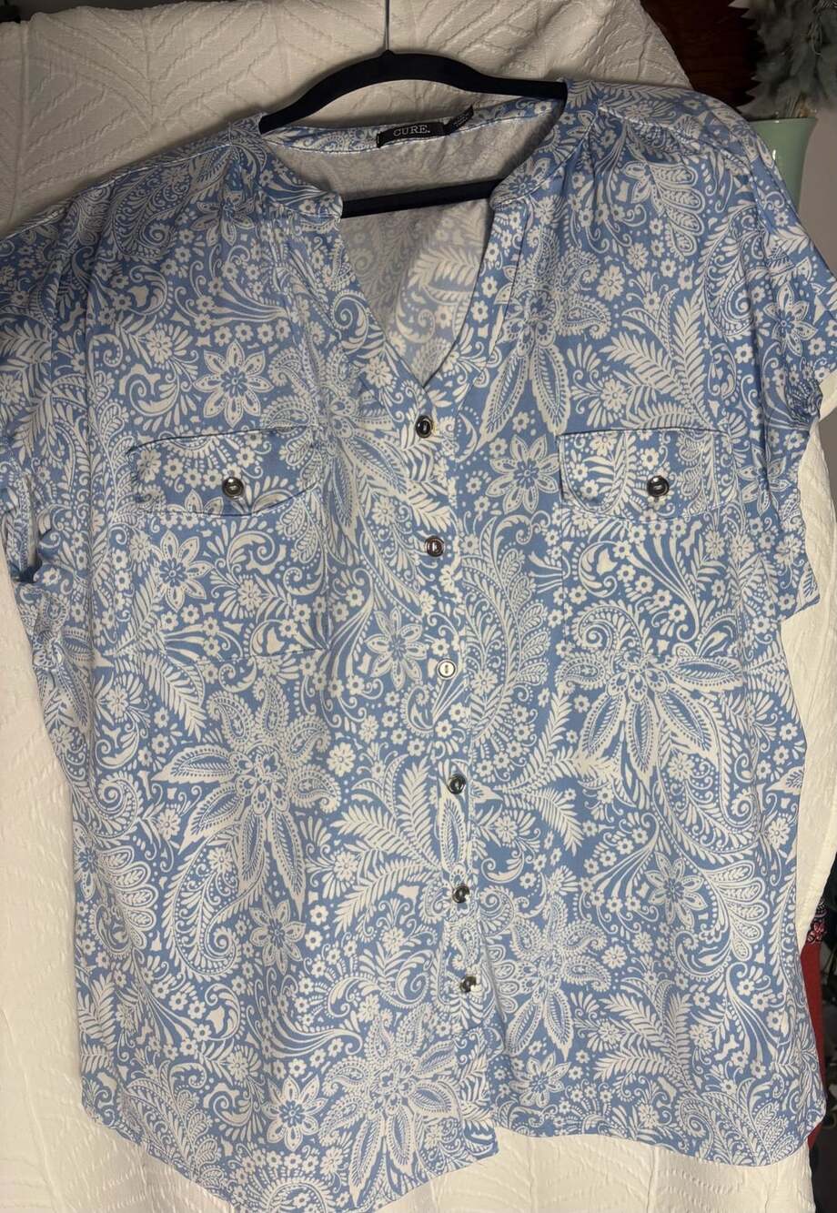 Cure Top Size 1XL Blue White Paisley Floral Button Down Blouse Shirt